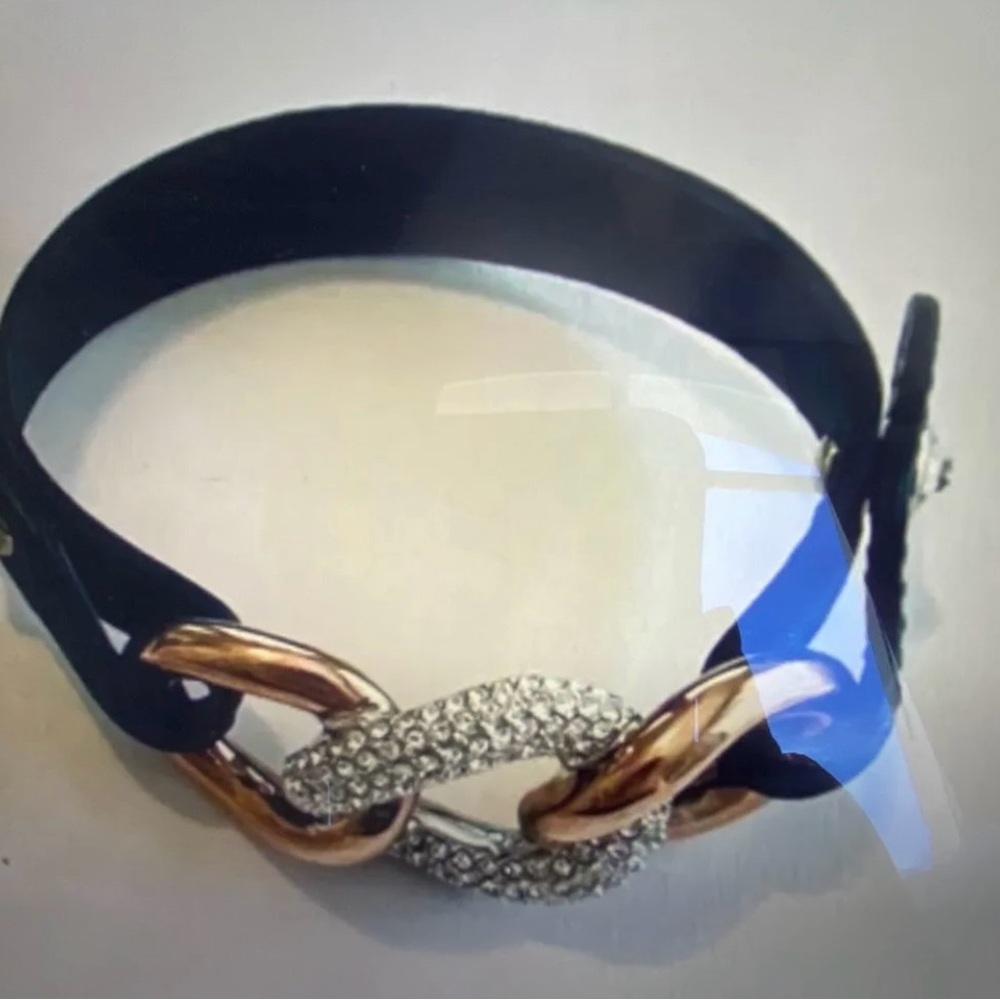 Elegant Black and Gold Bracelet with Crystal Accents